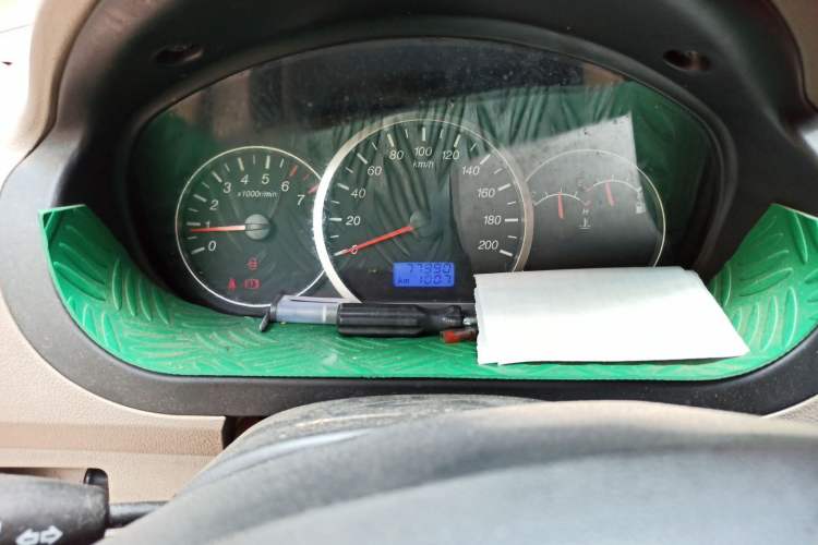 Used Wuling Hongguang 2010 1.4L Comfort Version Odometer Close Up