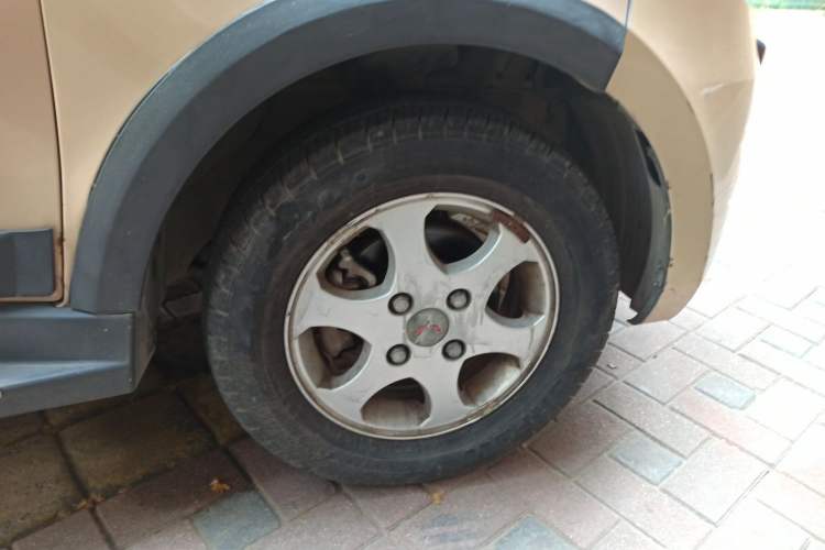 Used Wuling Hongguang 2010 1.4L Comfort Version Right Front Wheel Hub