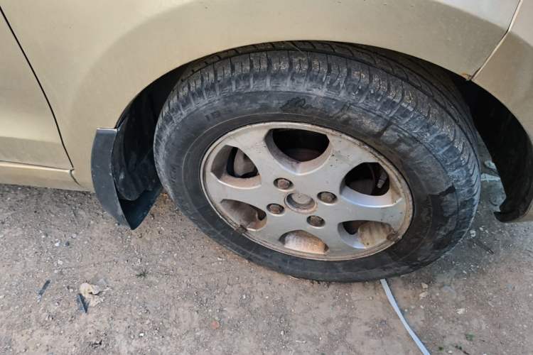 Used Wuling Hongguang 2010 1.4L Comfort Version Right Front Wheel Hub