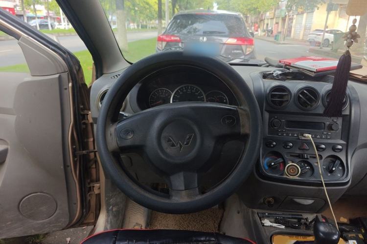 Used Wuling Hongguang 2010 1.2L Base Version China IV Standard Steering Wheel