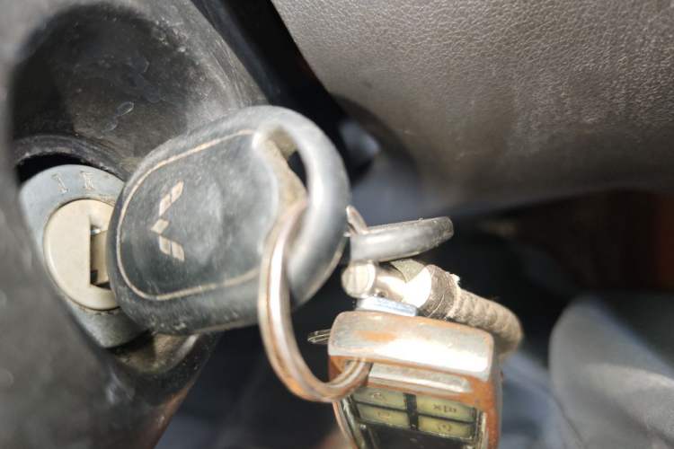 Used Wuling Hongguang 2010 1.2L Base Version China IV Standard Vehicle Key