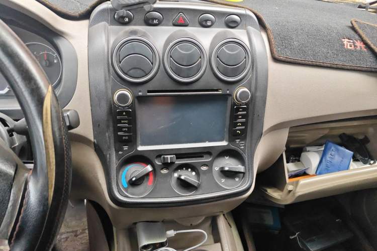 Used Wuling Hongguang 2010 1.4L Standard Version Audio And AC Panel