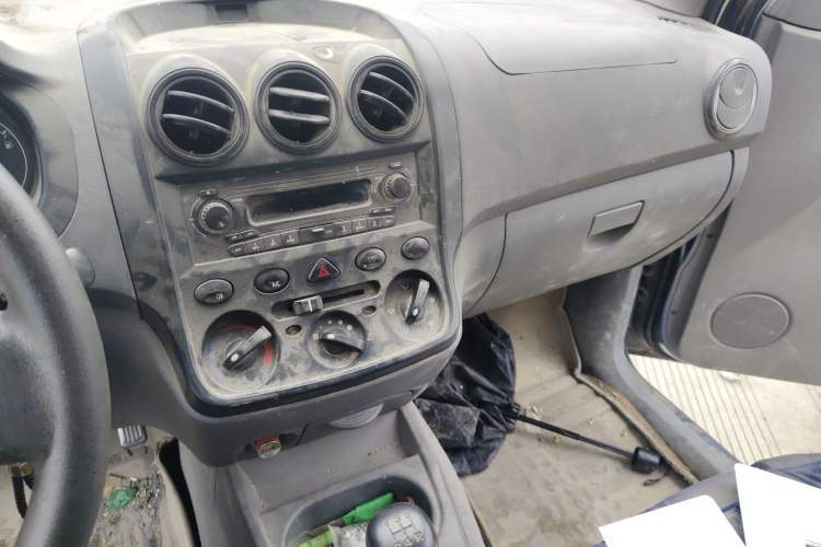 Used Wuling Hongguang 2010 1.2L Base Version China IV Standard Audio And AC Panel