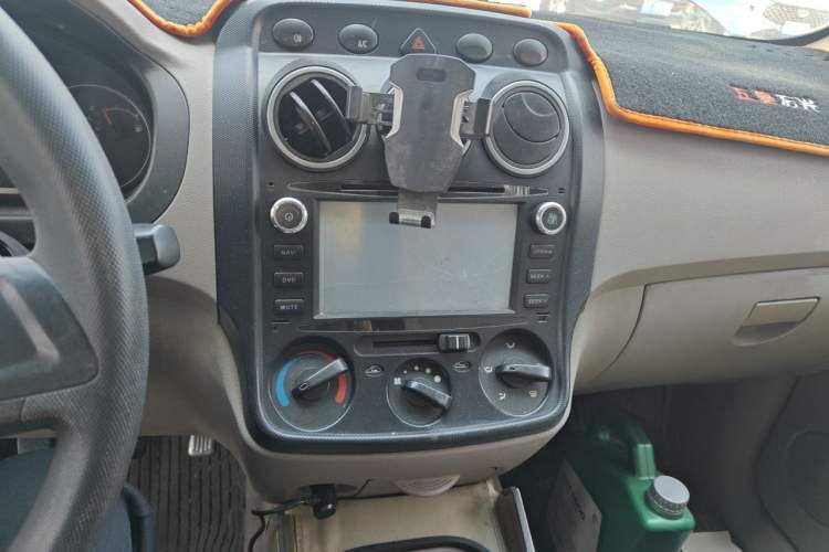 Used Wuling Hongguang 2010 1.4L Standard Version Audio And AC Panel