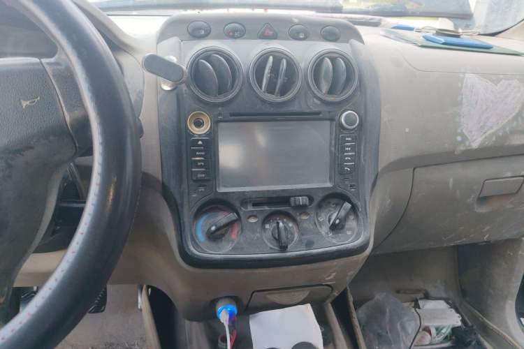 Used Wuling Hongguang 2010 1.2L Comfort Edition China IV Audio And AC Panel