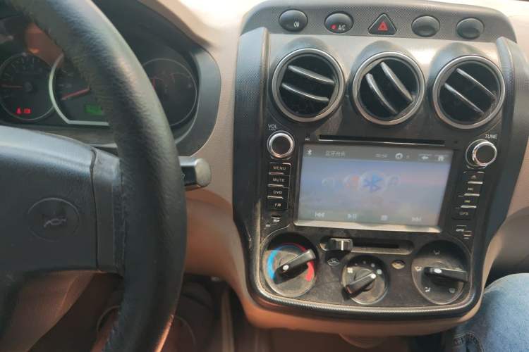 Used Wuling Hongguang 2010 1.2L Standard Version China IV Audio And AC Panel