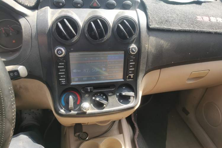 Used Wuling Hongguang 2010 1.4L Luxury Model Audio And AC Panel