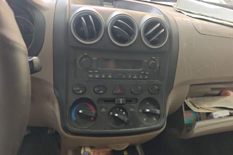 Used Wuling Hongguang 2010 1.4L Standard Version Audio And AC Panel