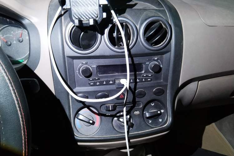 Used Wuling Hongguang 2010 1.2L Standard Version China IV Audio And AC Panel