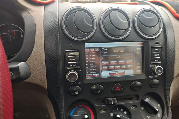 Used Wuling Hongguang 2010 1.4L Standard Version Audio And AC Panel