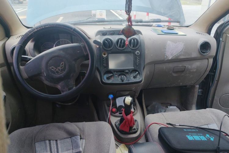 Used Wuling Hongguang 2010 1.2L Comfort Edition China IV Center Console