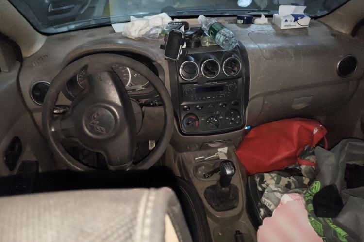 Used Wuling Hongguang 2010 1.2L Standard Version China IV Center Console
