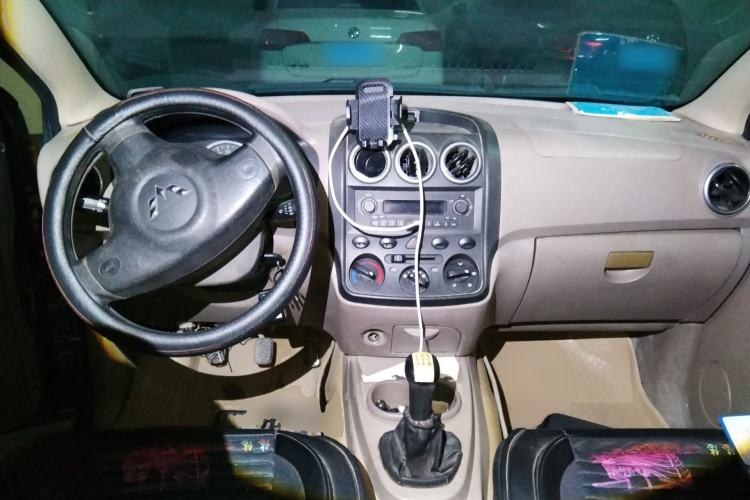 Used Wuling Hongguang 2010 1.2L Standard Version China IV Center Console