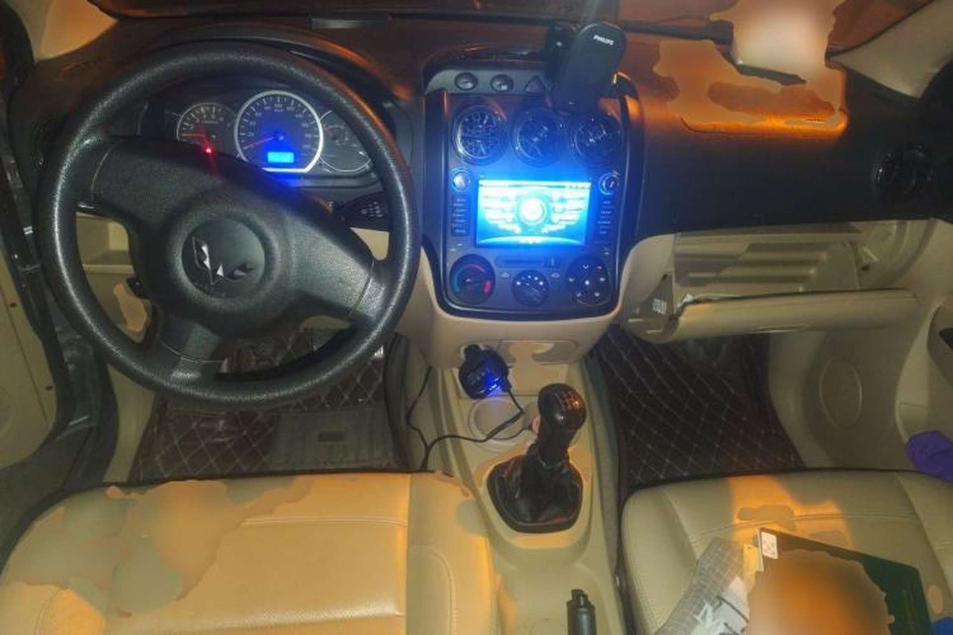 Used Wuling Hongguang 2010 1.4L Luxury Model Center Console
