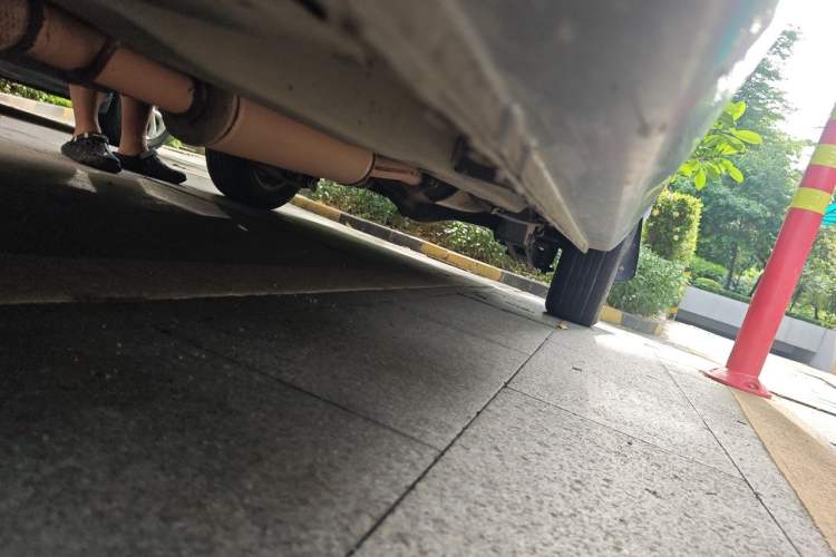 Used Wuling Hongguang 2010 1.4L Standard Version Chassis Front Left