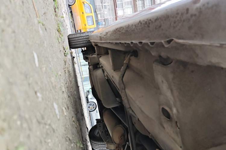 Used Wuling Hongguang 2010 1.2L Comfort Edition China IV Chassis Front Right