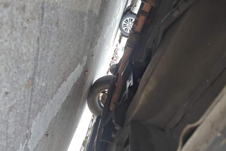 Used Wuling Hongguang 2010 1.4L Standard Version Chassis Rear Left