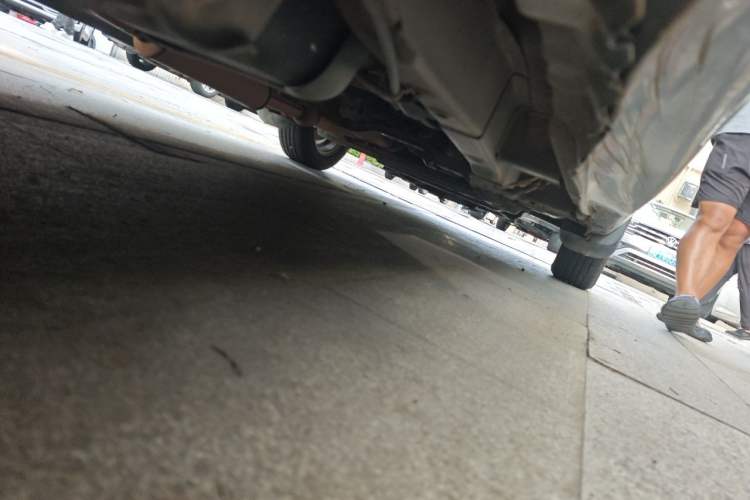Used Wuling Hongguang 2010 1.4L Standard Version Chassis Rear Right