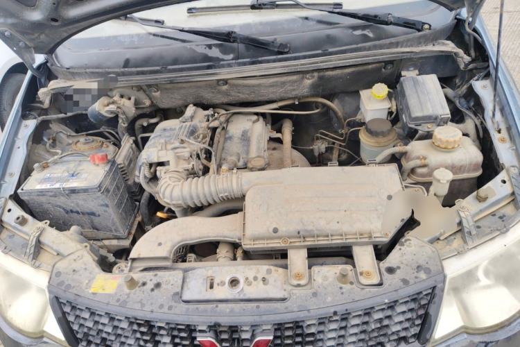 Used Wuling Hongguang 2010 1.2L Base Version China IV Standard Engine Bay