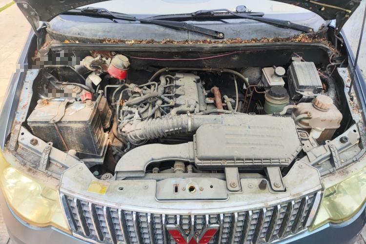 Used Wuling Hongguang 2010 1.4L Comfort Version Engine Bay