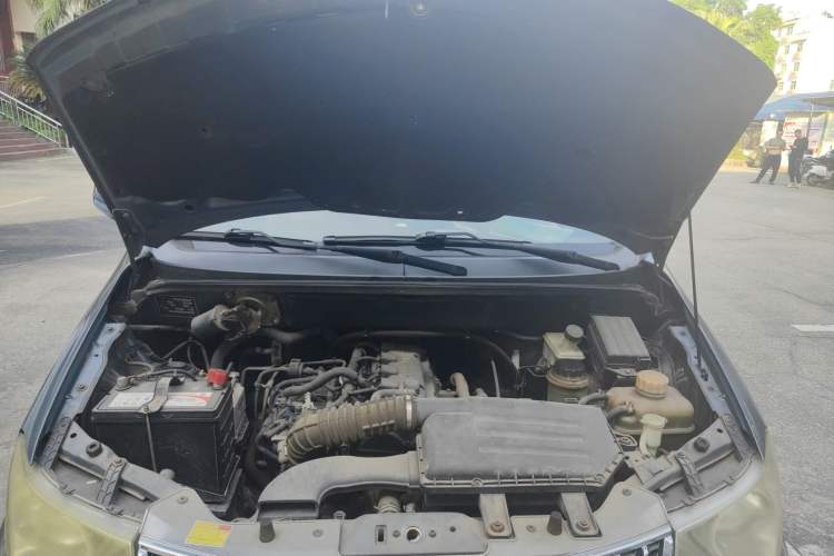 Used Wuling Hongguang 2010 1.4L Luxury Model Engine Bay