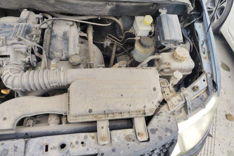 Used Wuling Hongguang 2010 1.2L Base Version China IV Standard Engine Bay Left