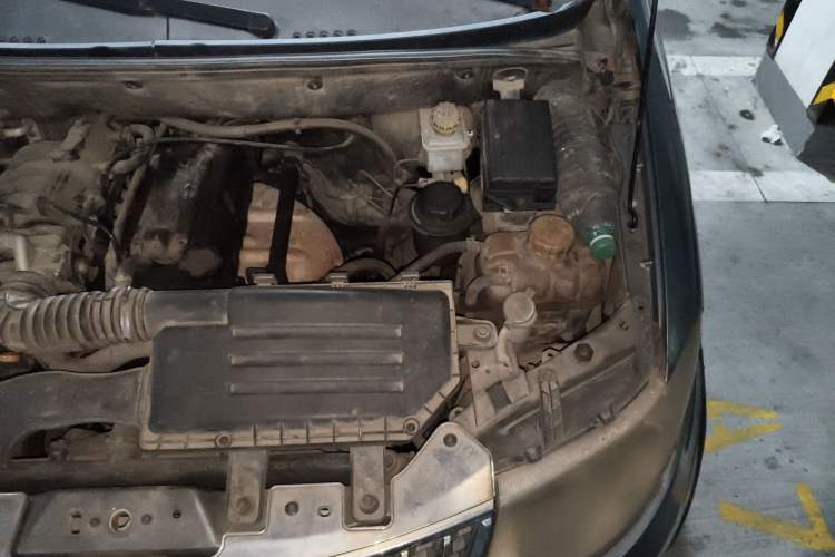 Used Wuling Hongguang 2010 1.2L Standard Version China IV Engine Bay Left