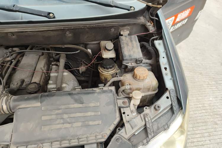 Used Wuling Hongguang 2010 1.2L Base Version China IV Standard Engine Bay Left