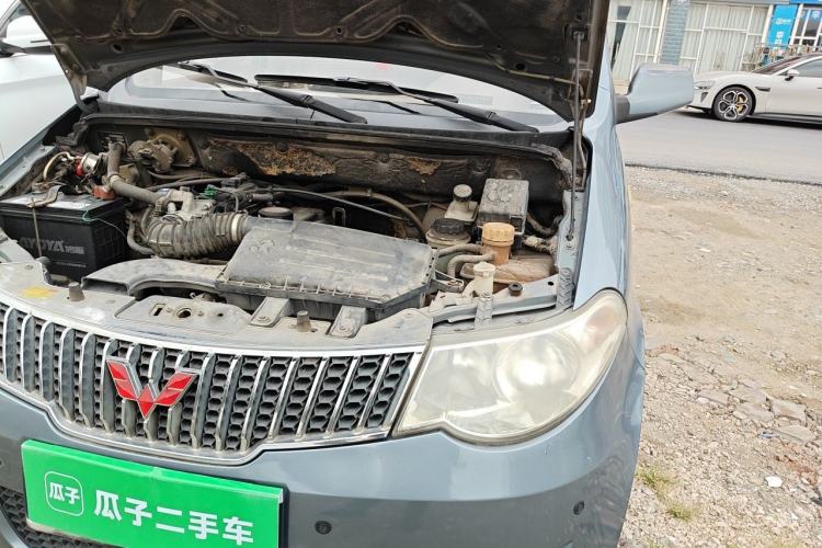 Used Wuling Hongguang 2010 1.2L Comfort Edition China IV Engine Bay Left