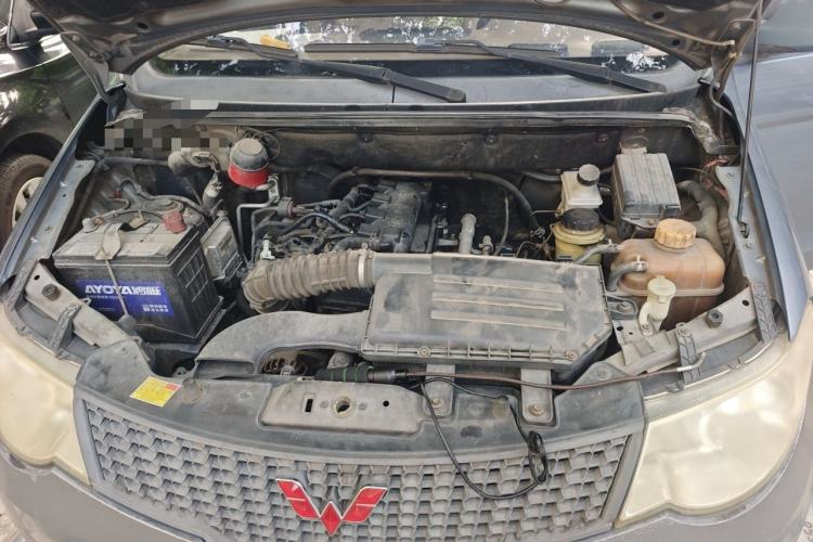 Used Wuling Hongguang 2010 1.4L Standard Version Engine Bay