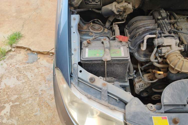 Used Wuling Hongguang 2010 1.2L Base Version China IV Standard Engine Bay Right
