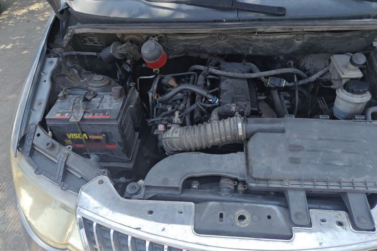 Used Wuling Hongguang 2010 1.4L Standard Version Engine Bay Right