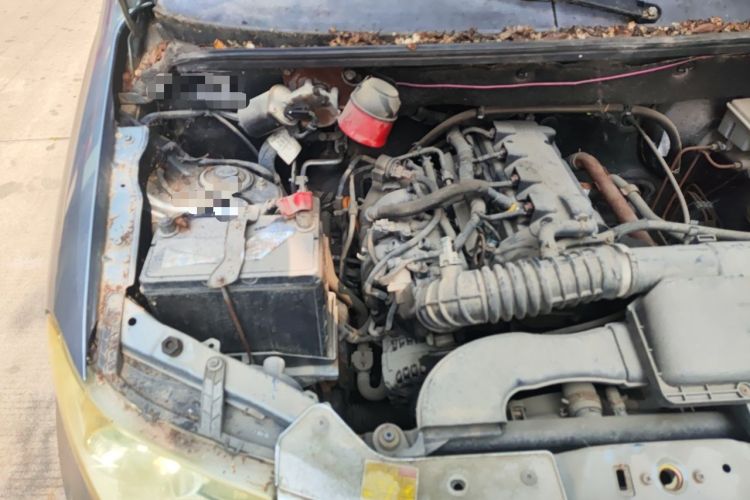 Used Wuling Hongguang 2010 1.4L Comfort Version Engine Bay Right