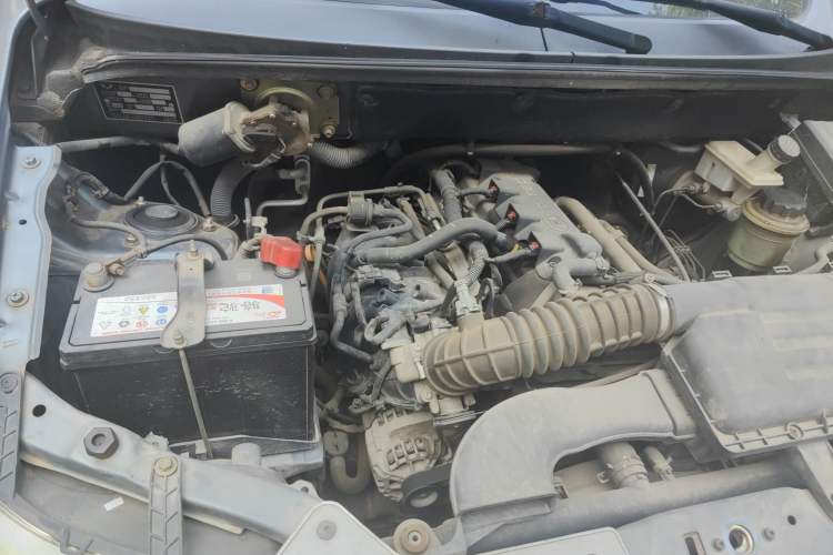 Used Wuling Hongguang 2010 1.4L Luxury Model Engine Bay Right