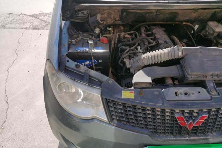 Used Wuling Hongguang 2010 1.4L Standard Version Engine Bay Right