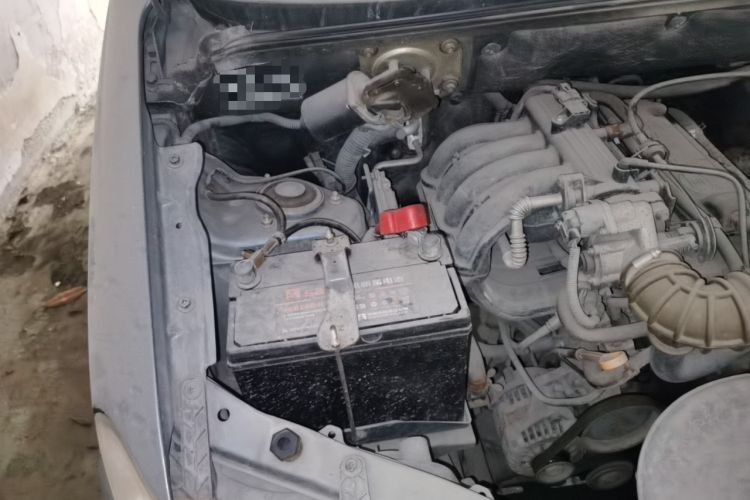 Used Wuling Hongguang 2010 1.2L Comfort Edition China IV Engine Bay Right
