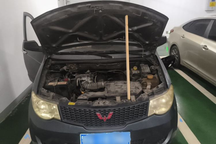 Used Wuling Hongguang 2010 1.2L Base Version China IV Standard Engine Bay