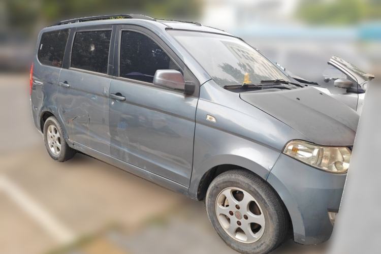 Used Wuling Hongguang 2010 1.4L Standard Version Front Right 45 Deg