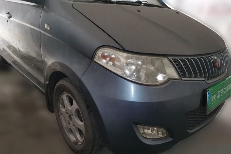 Used Wuling Hongguang 2010 1.2L Comfort Edition China IV Front Right 45 Deg