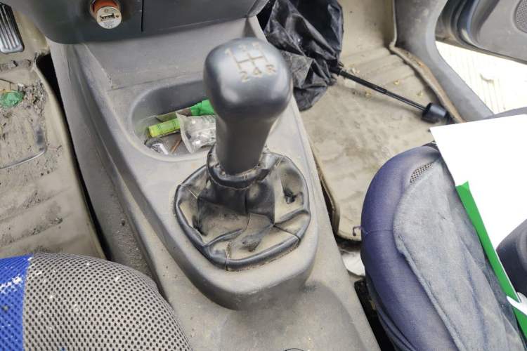 Used Wuling Hongguang 2010 1.2L Base Version China IV Standard Gear Lever