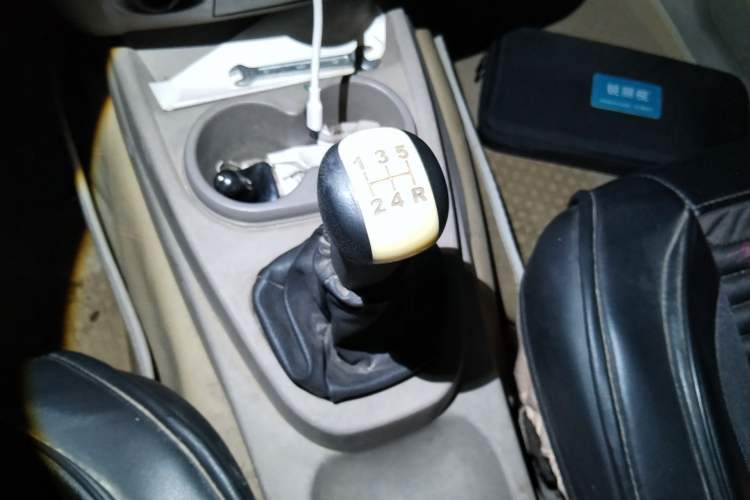Used Wuling Hongguang 2010 1.2L Standard Version China IV Gear Lever
