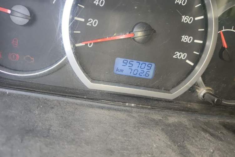 Used Wuling Hongguang 2010 1.4L Comfort Version Odometer Close Up