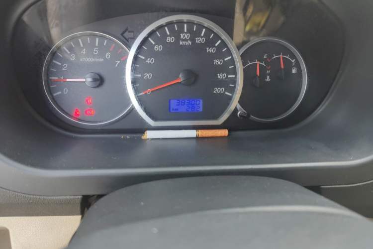 Used Wuling Hongguang 2010 1.4L Luxury Model Odometer Close Up