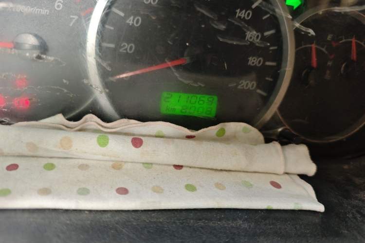 Used Wuling Hongguang 2010 1.4L Standard Version Odometer Close Up