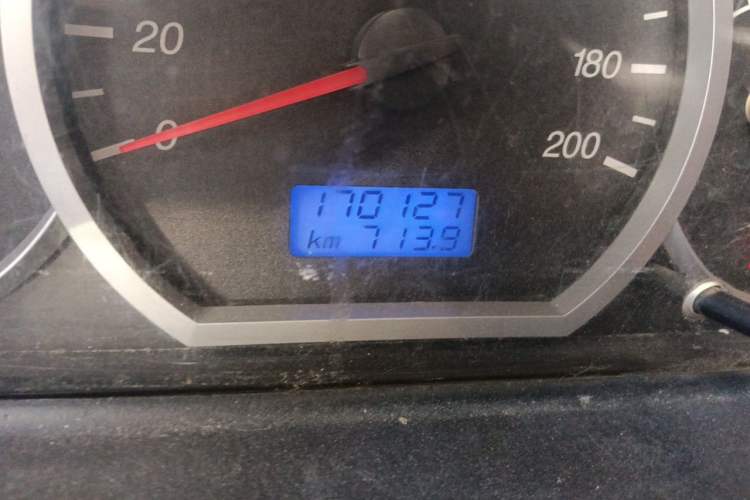 Used Wuling Hongguang 2010 1.4L Luxury Model Odometer Close Up