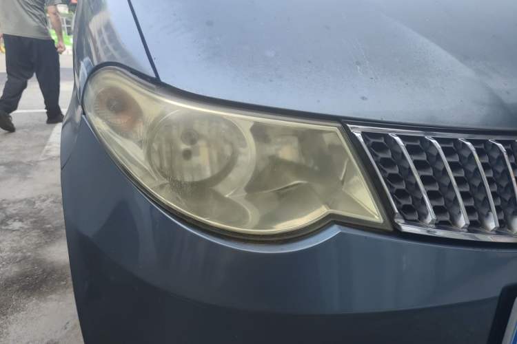 Used Wuling Hongguang 2010 1.4L Luxury Model Right Front Headlight