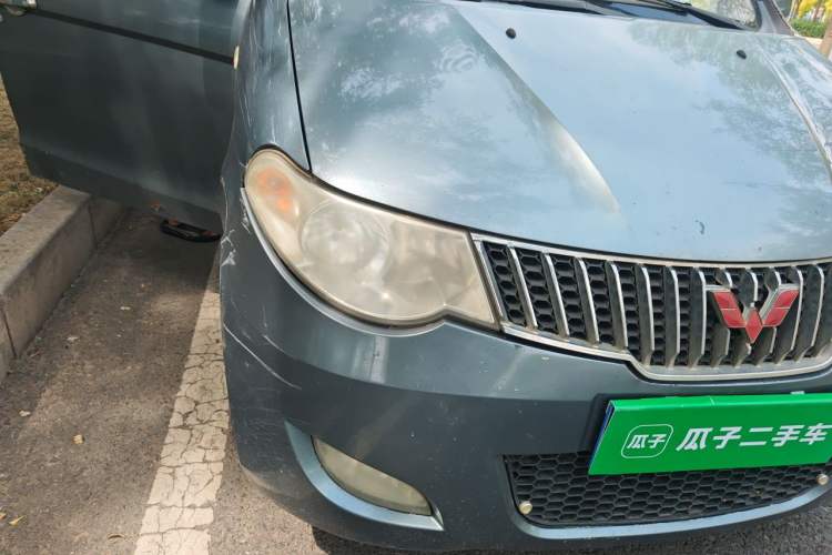 Used Wuling Hongguang 2010 1.2L Standard Version China IV Right Front Headlight