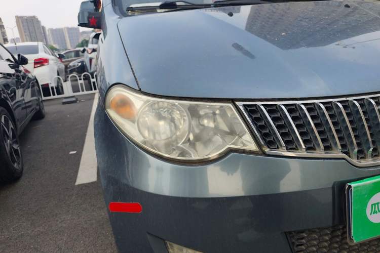 Used Wuling Hongguang 2010 1.2L Comfort Edition China IV Right Front Headlight