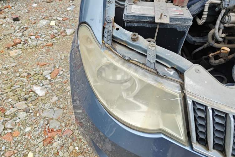 Used Wuling Hongguang 2010 1.2L Standard Version China IV Right Front Headlight
