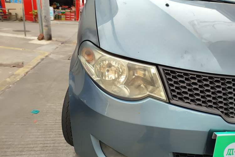 Used Wuling Hongguang 2010 1.2L Base Version China IV Standard Right Front Headlight